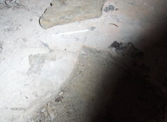 Asbesthaus - Fundstelle: Asbesthaltige Estriche, Ausgleichsmassen | © 2019, CRB Analyse Service GmbH | © CRB Analyse Service GmbH
